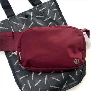 NWT lululemon Everywhere Belt Bag